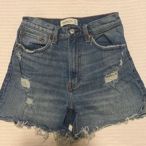 Abercrombie High Rise 4” Short